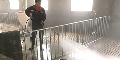 畜牧養(yǎng)殖場(chǎng)豬舍適用什么高壓清洗方式最好？